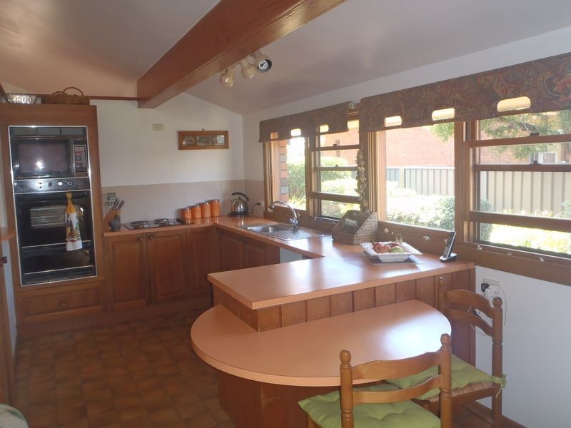 19 Buckingham Drive, Dubbo NSW 2830