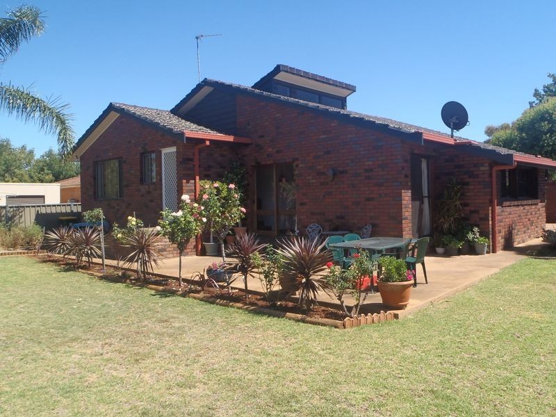 19 Buckingham Drive, Dubbo NSW 2830