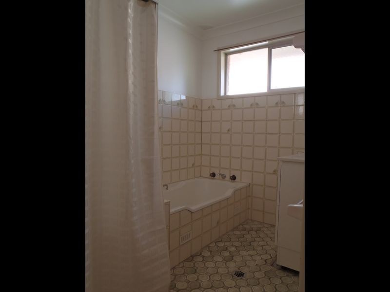 18 Oxley Circle, Dubbo NSW 2830