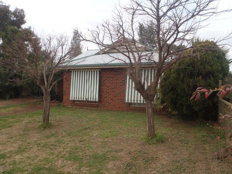 11 John Glen Place, Dubbo NSW 2830