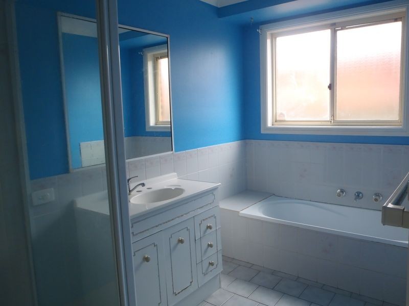 11 John Glen Place, Dubbo NSW 2830