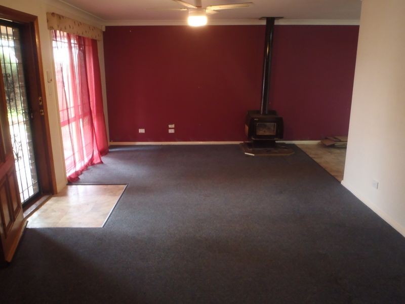 11 John Glen Place, Dubbo NSW 2830