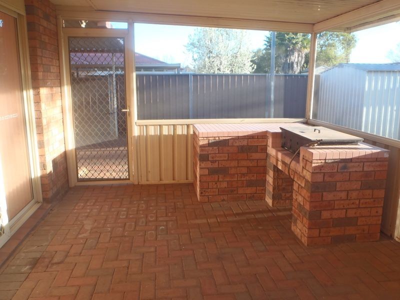 1 Davidson Drive, Dubbo NSW 2830
