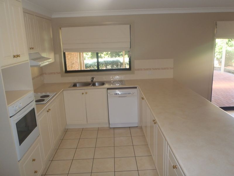 12 Nepean Place, Dubbo NSW 2830