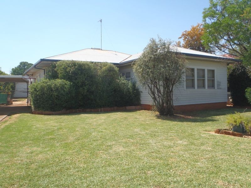 44 Leonard Street, Dubbo NSW 2830