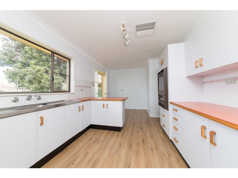 25 Beveridge Crescent, Dubbo NSW 2830
