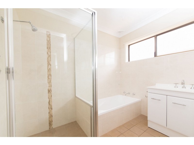 25 Beveridge Crescent, Dubbo NSW 2830