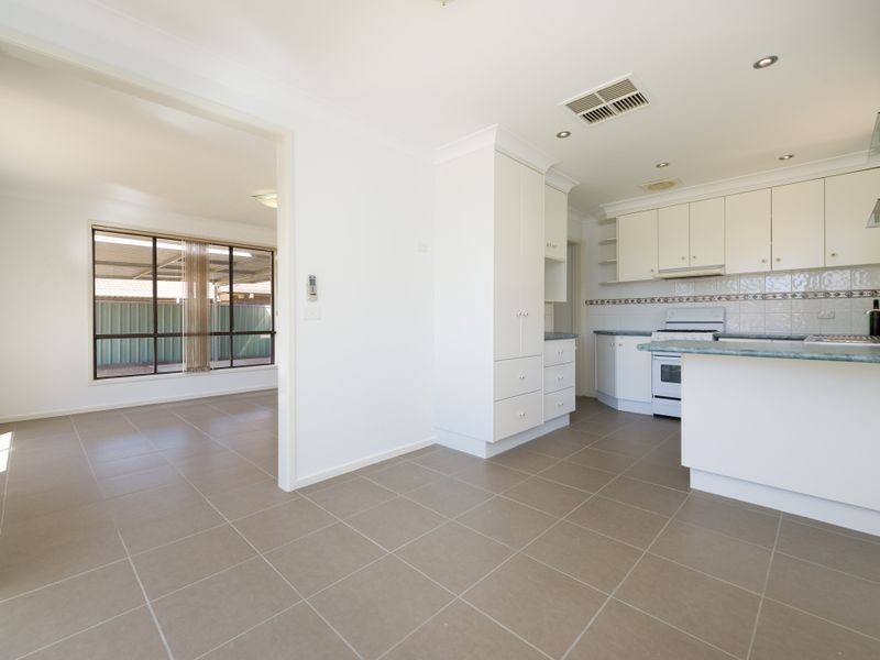 10 Mumford Crescent, Dubbo NSW 2830