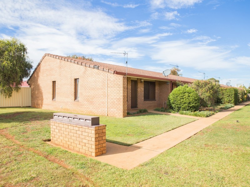 2/13 Bedford Avenue, Dubbo NSW 2830