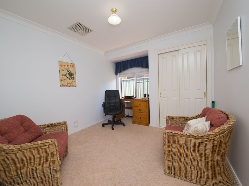 8 Castlereagh Avenue, Dubbo NSW 2830