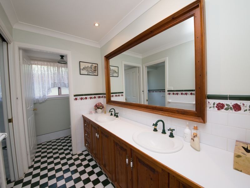 8 Castlereagh Avenue, Dubbo NSW 2830