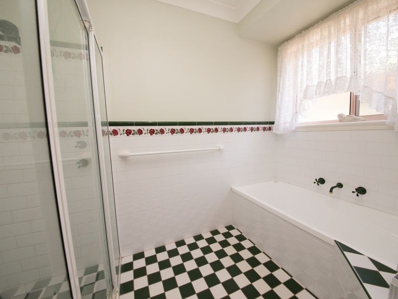 8 Castlereagh Avenue, Dubbo NSW 2830