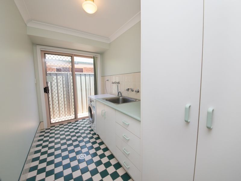 8 Castlereagh Avenue, Dubbo NSW 2830