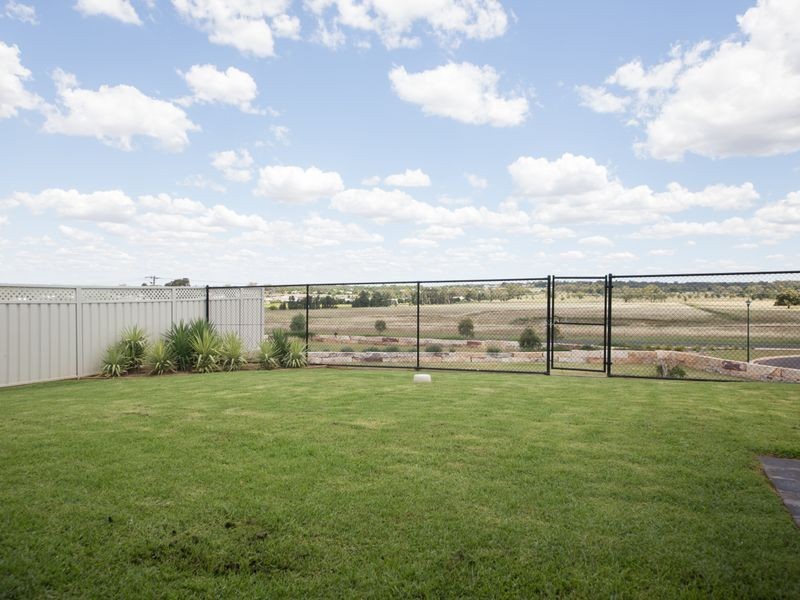 4 Ellenborough Avenue, Dubbo NSW 2830