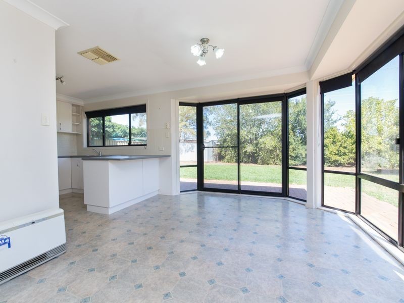 98 Twickenham Drive, Dubbo NSW 2830