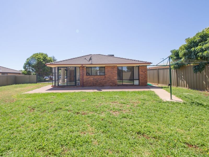 98 Twickenham Drive, Dubbo NSW 2830