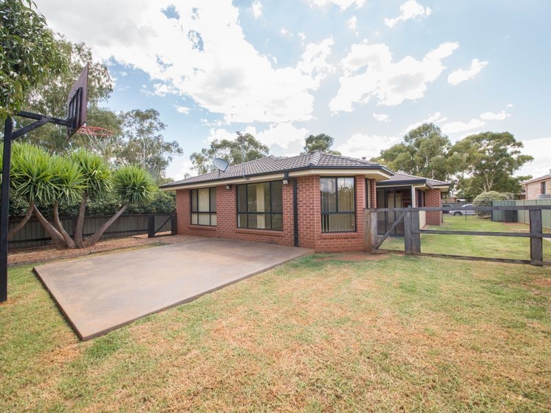1 Tulloch Place, Dubbo NSW 2830