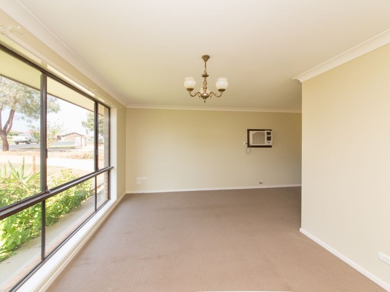 9 Bass Place, Dubbo NSW 2830