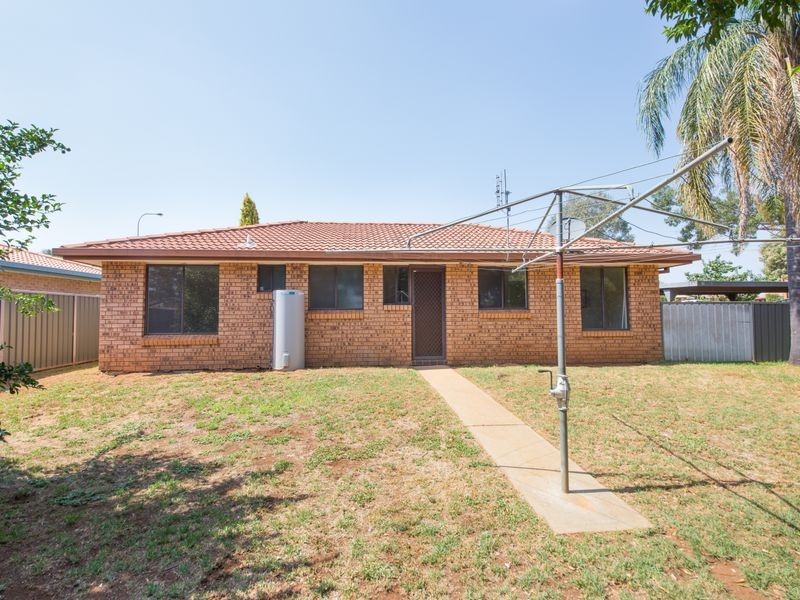 9 Bass Place, Dubbo NSW 2830