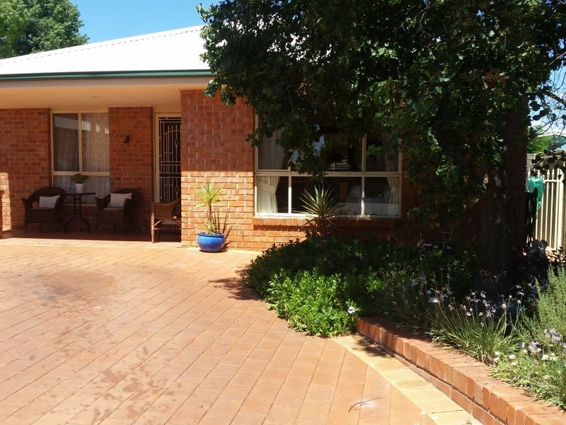 11 Ken McMullen Place, Dubbo NSW 2830