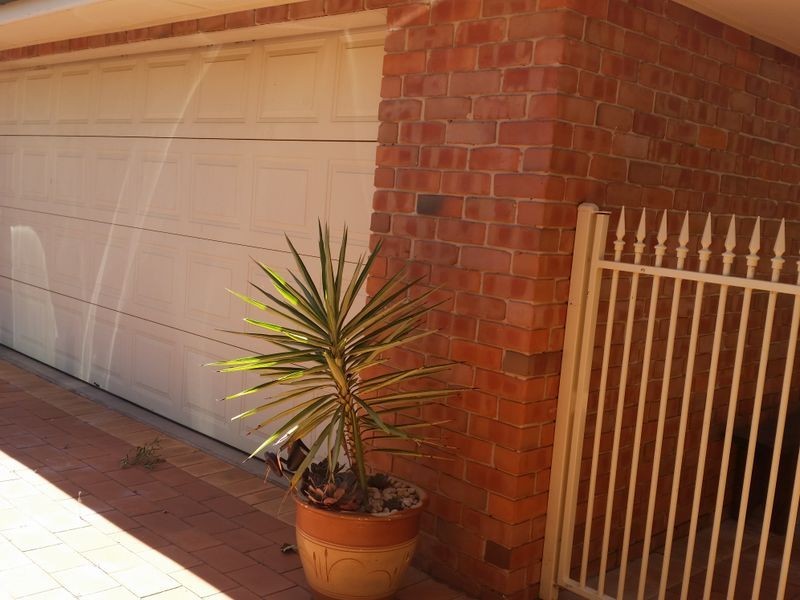 11 Ken McMullen Place, Dubbo NSW 2830