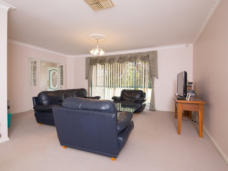 13 Ron Gordon Place, Dubbo NSW 2830