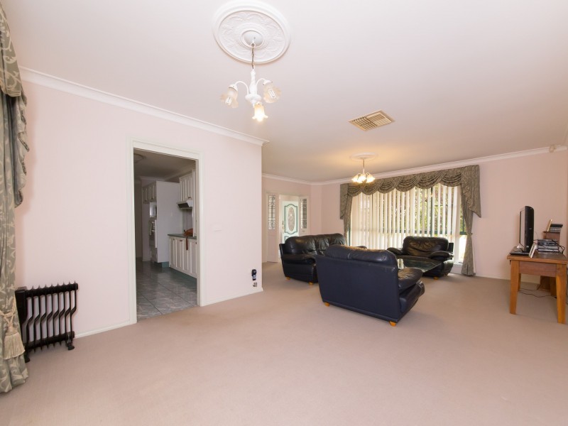 13 Ron Gordon Place, Dubbo NSW 2830