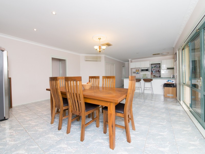 13 Ron Gordon Place, Dubbo NSW 2830