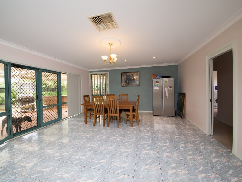 13 Ron Gordon Place, Dubbo NSW 2830