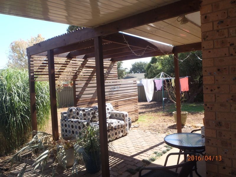 2 John Glenn Place, Dubbo NSW 2830