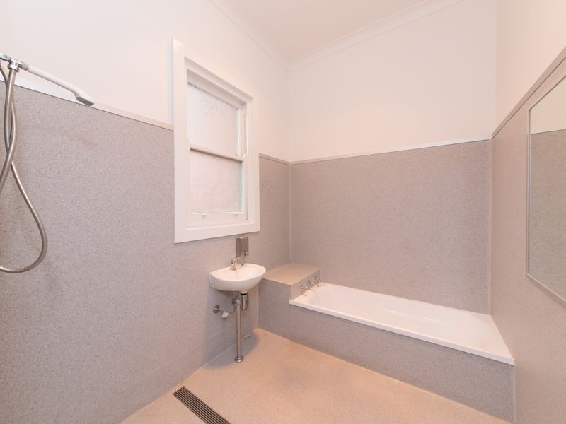 121 Cobra Street, Dubbo NSW 2830