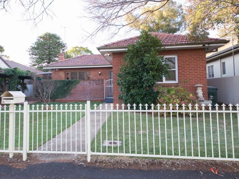 16 Hutchins Ave, Dubbo NSW 2830