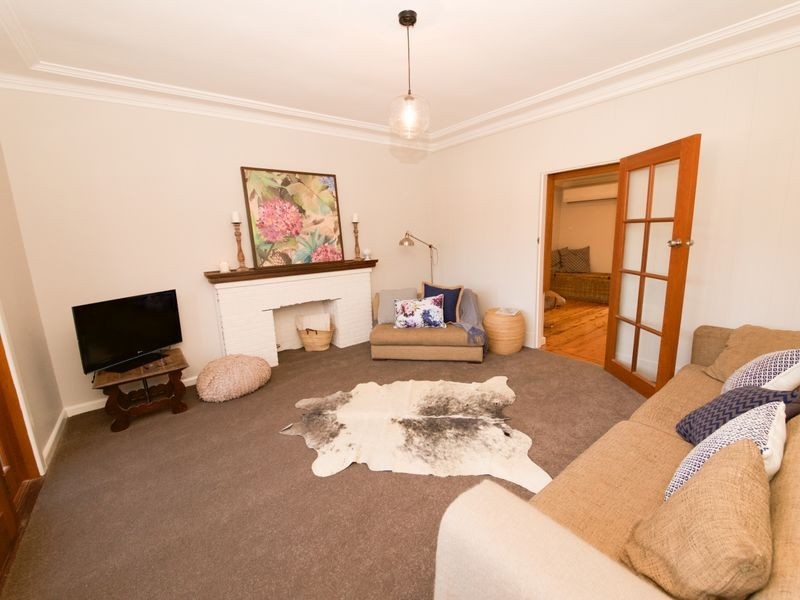 16 Hutchins Ave, Dubbo NSW 2830