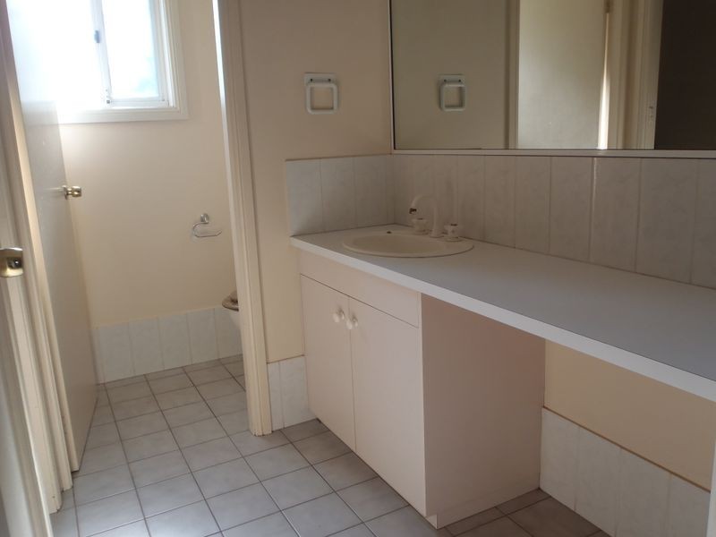 2 John Glenn Place, Dubbo NSW 2830