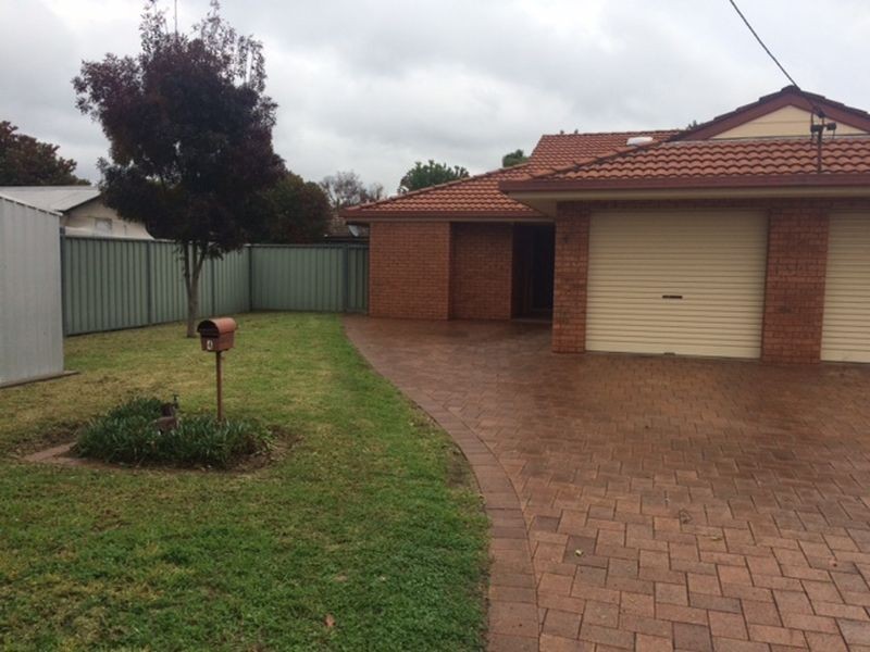 4 Carrington Square, Dubbo NSW 2830