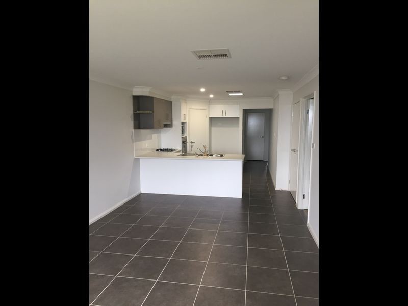 33B Champagne Drive, Dubbo NSW 2830