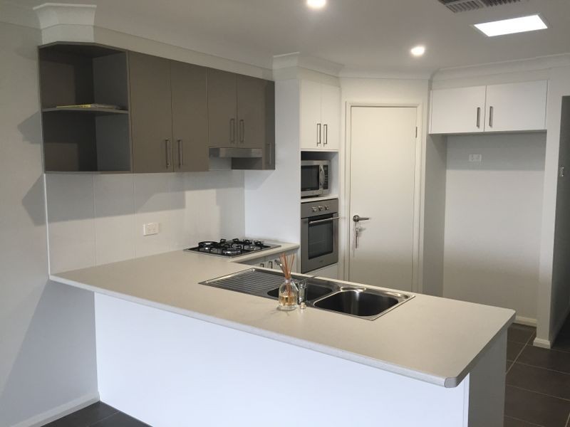33B Champagne Drive, Dubbo NSW 2830