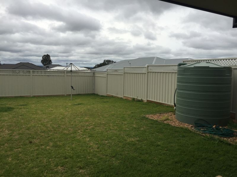 33B Champagne Drive, Dubbo NSW 2830