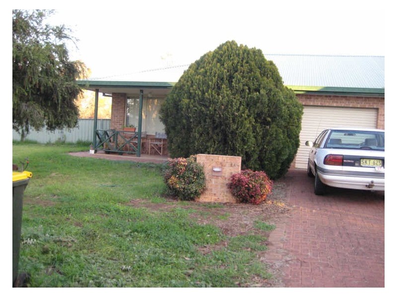 2A Lyons Place, Dubbo NSW 2830