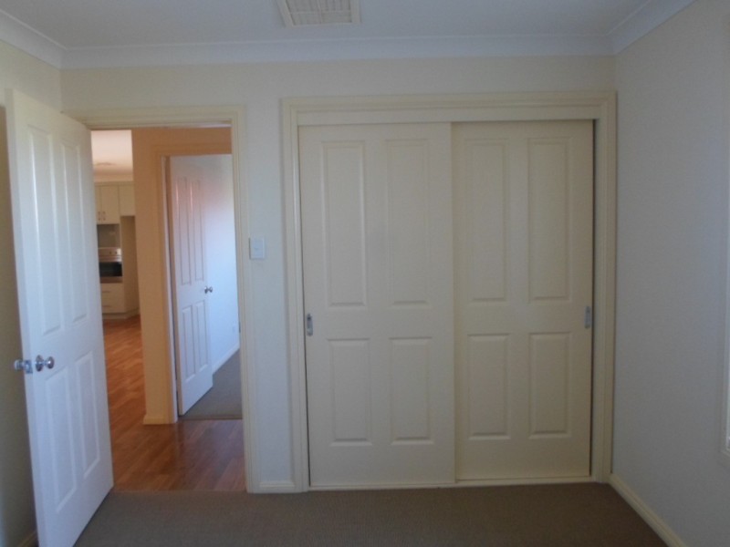 16 Doncaster Avenue, Dubbo NSW 2830