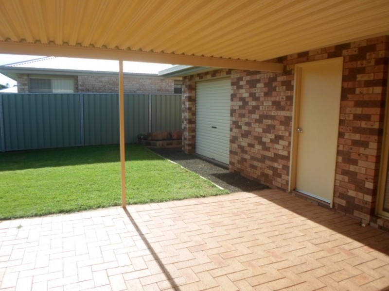 16 Doncaster Avenue, Dubbo NSW 2830