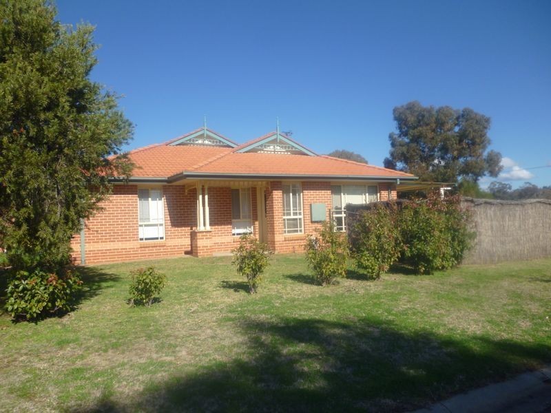 2/1 Lincoln Parkway, Dubbo NSW 2830