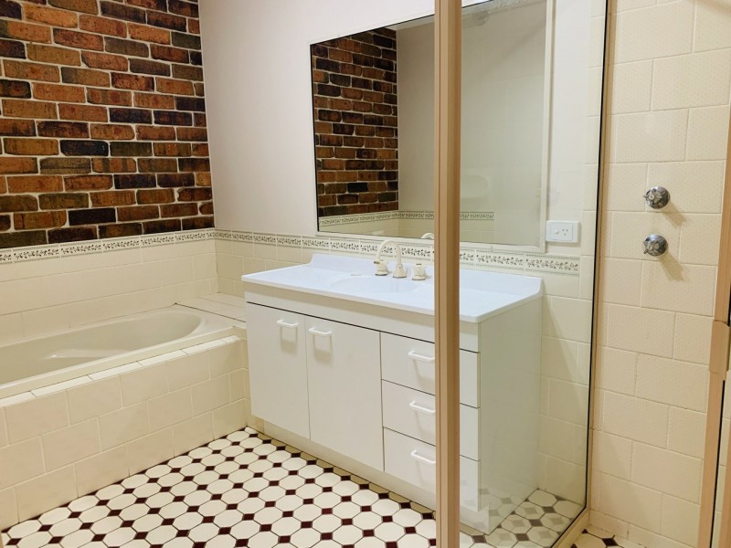 5B Gerber Place, Dubbo NSW 2830