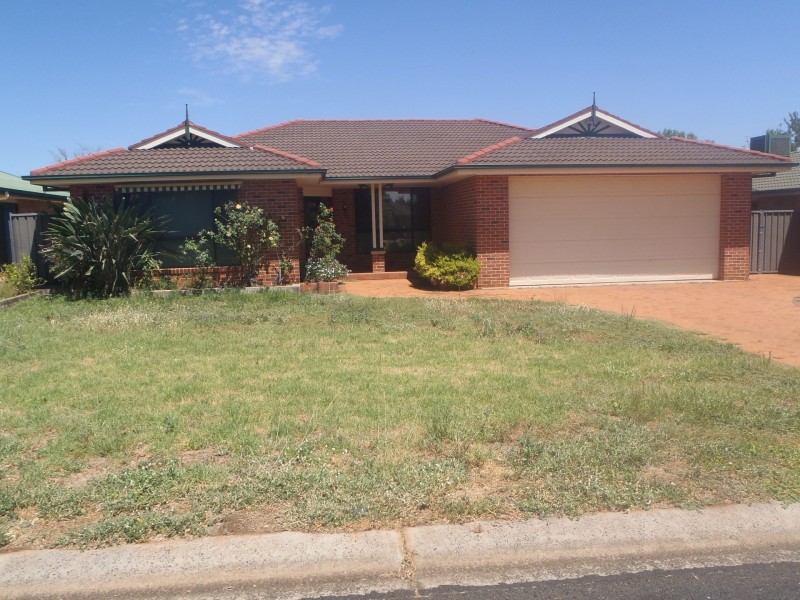 44 Twickenham Drive, Dubbo NSW 2830