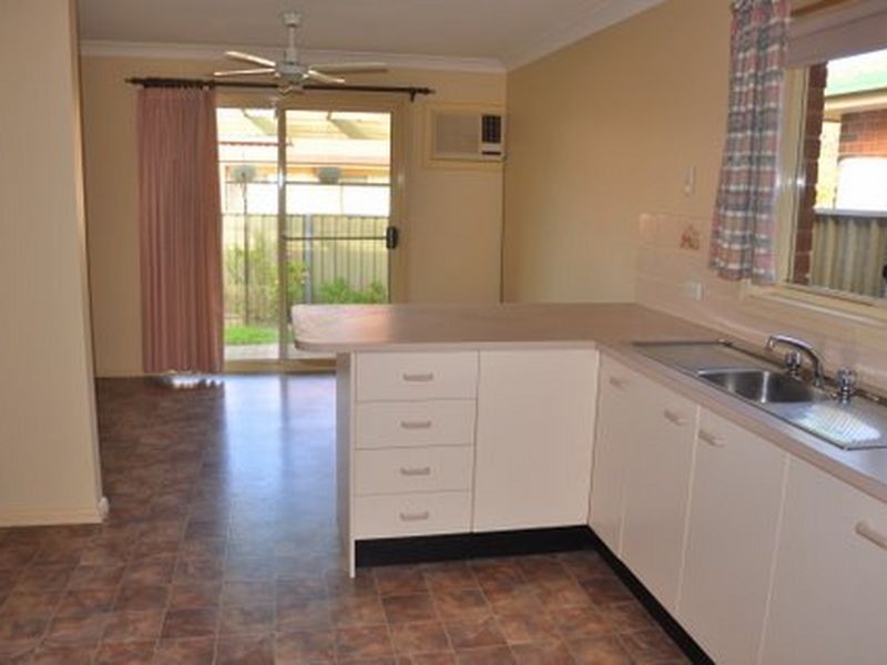 1 Magpie Close, Dubbo NSW 2830