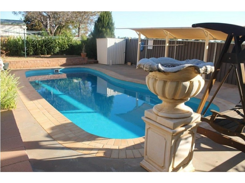 48 Twickenham Drive, Dubbo NSW 2830