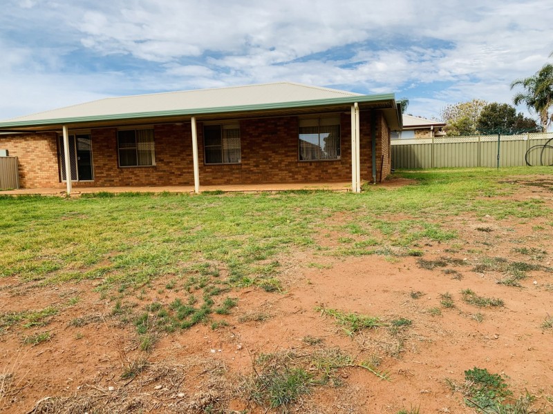 76 Twickenham Drive, Dubbo NSW 2830