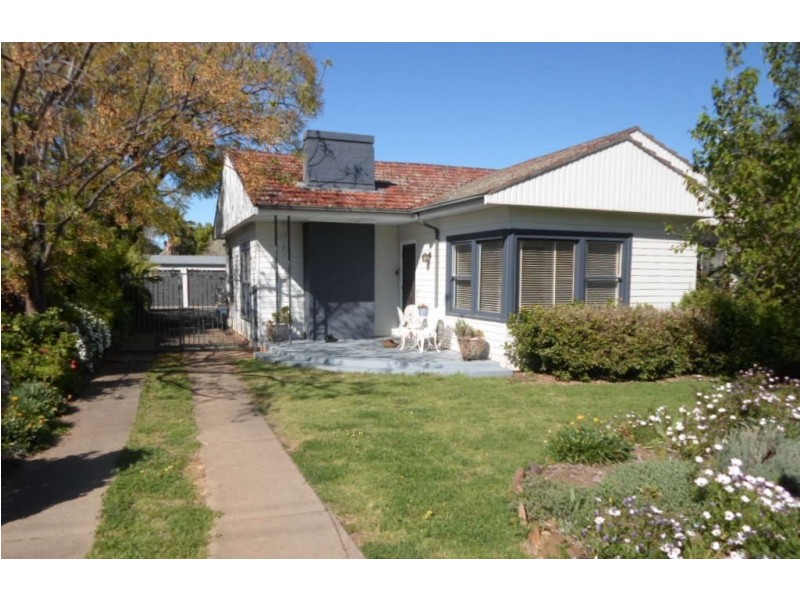 7 Lovett Ave, Dubbo NSW 2830