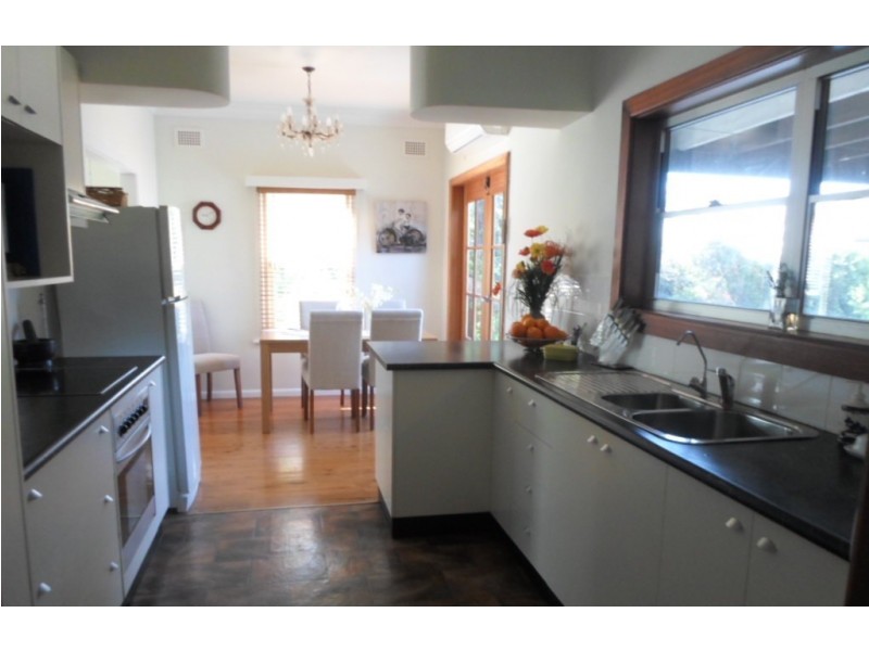 7 Lovett Ave, Dubbo NSW 2830