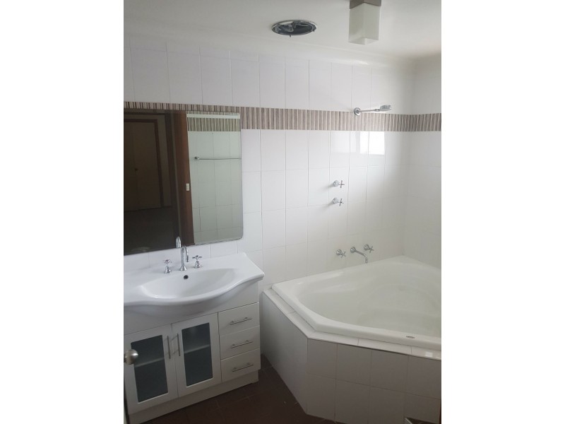 42 Birch Avenue, Dubbo NSW 2830